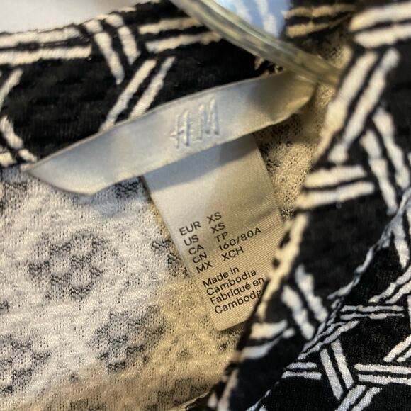 H&M Short Sleeve Exposed Back Zip Patterned Column Dress Workwear Knee Length XS - Picture 5 of 6